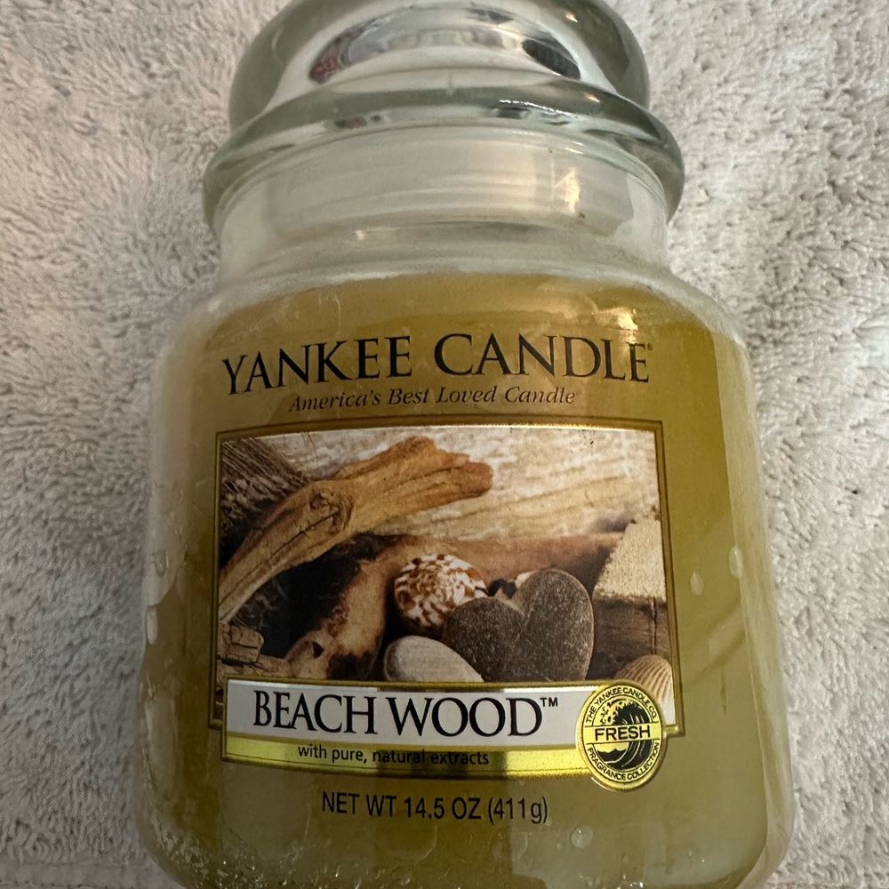 Yankee Candle Beach Wood Large Jar Candle - Yellow